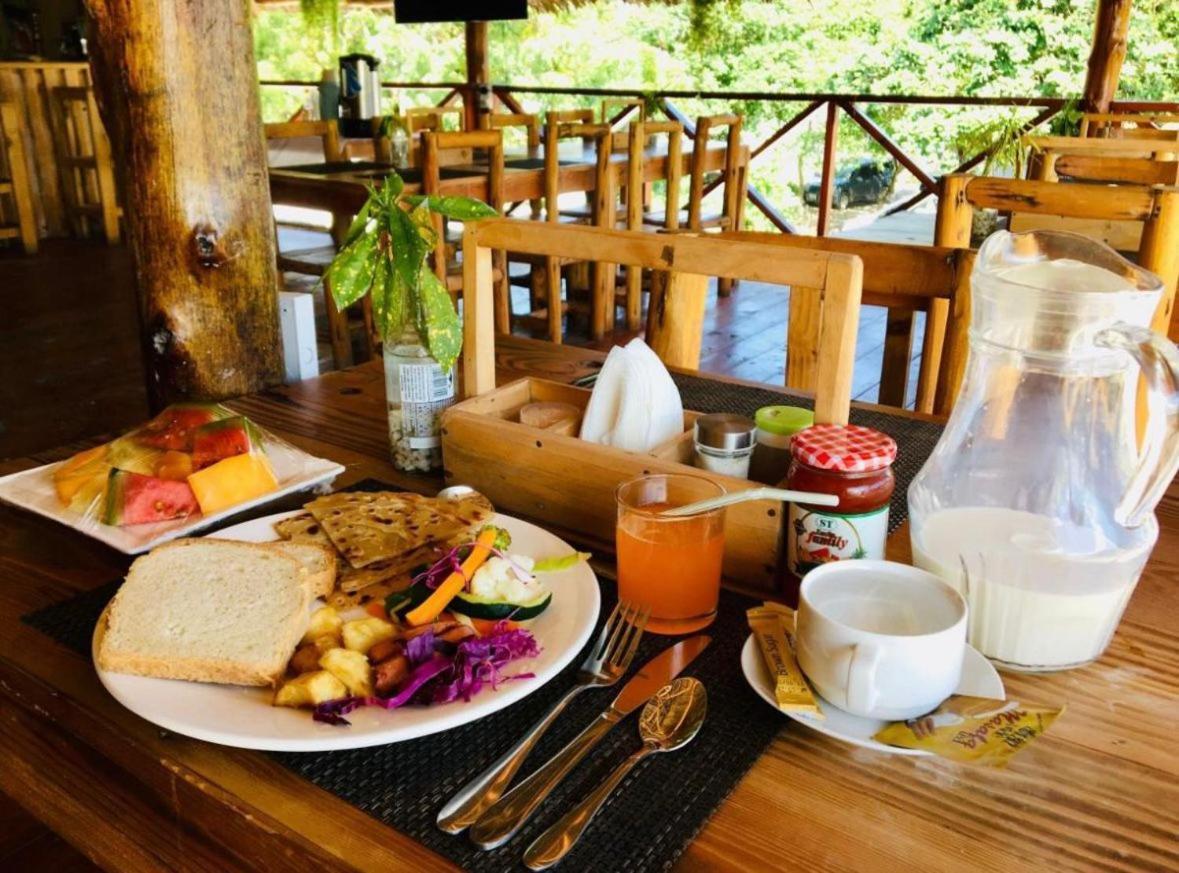 Tolo Tolo Resort Нунгви Экстерьер фото