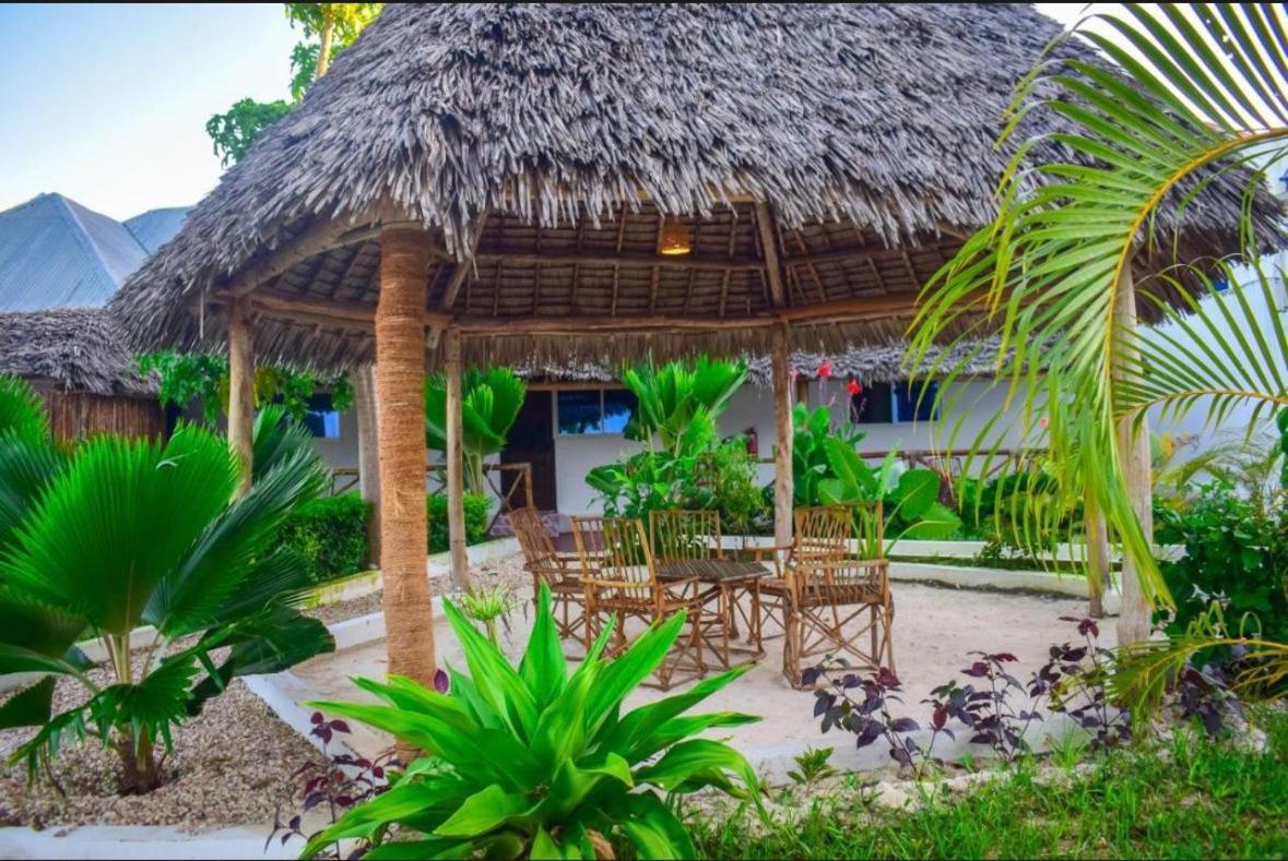 Tolo Tolo Resort Нунгви Экстерьер фото
